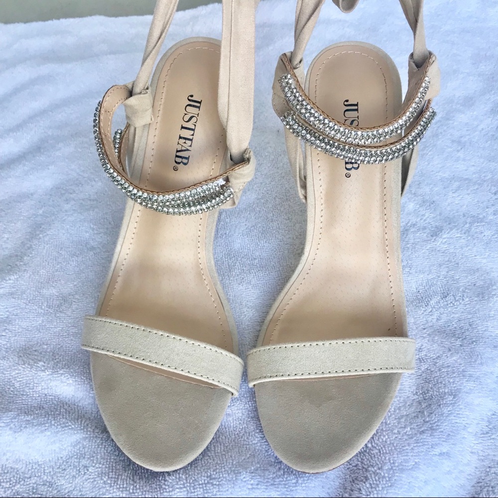 Cream high heel sandals💥 HOT!